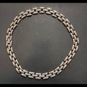 Silver collar necklace